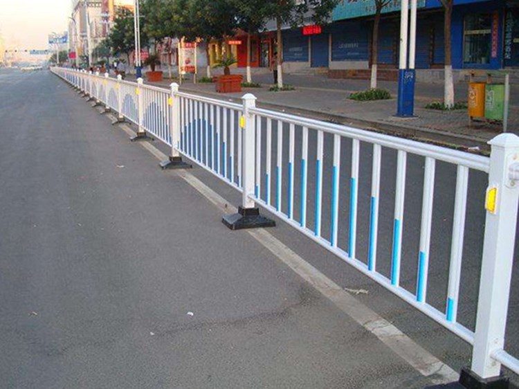 市政鋅鋼護欄